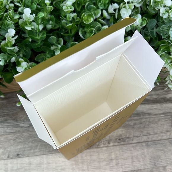 Chanel Limited Edition Gold Gift Box Easy Come Easy Glow - Picture 5 of 10